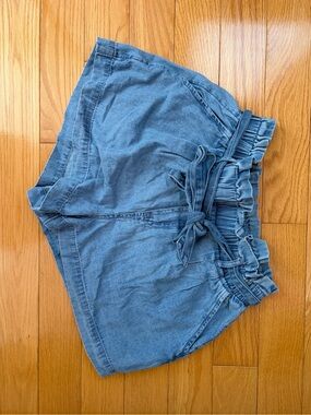 American Eagle Outfitters Chambray Paperbag Waist Shorts - Blue
